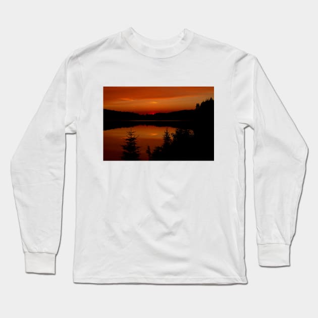 Sunset on Brewer Lake, Algonquin Park Long Sleeve T-Shirt by Jim Cumming